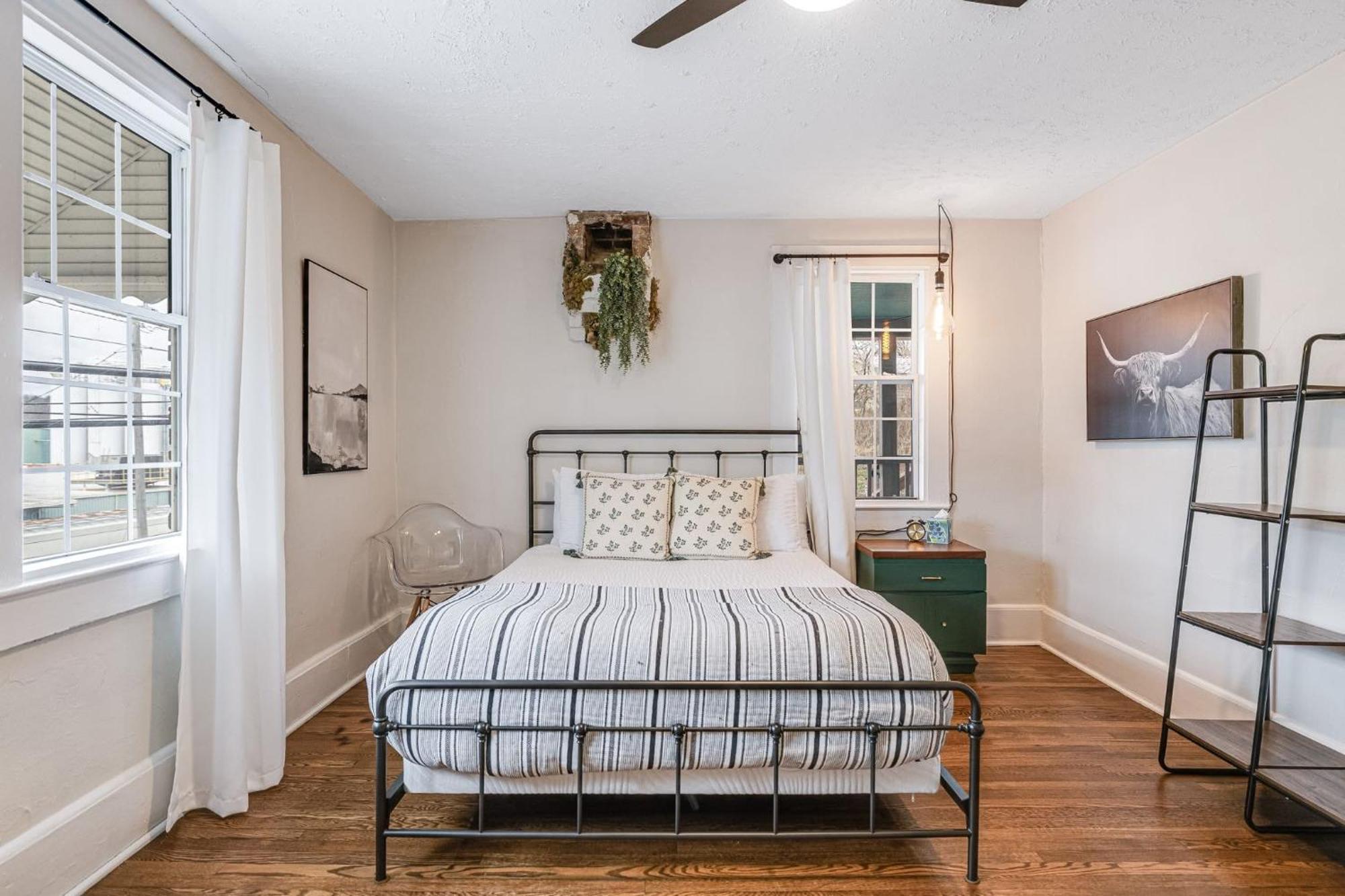 Riverside Trade Retreat Avantstay Industrial-chic Near Downtown Holiday home
