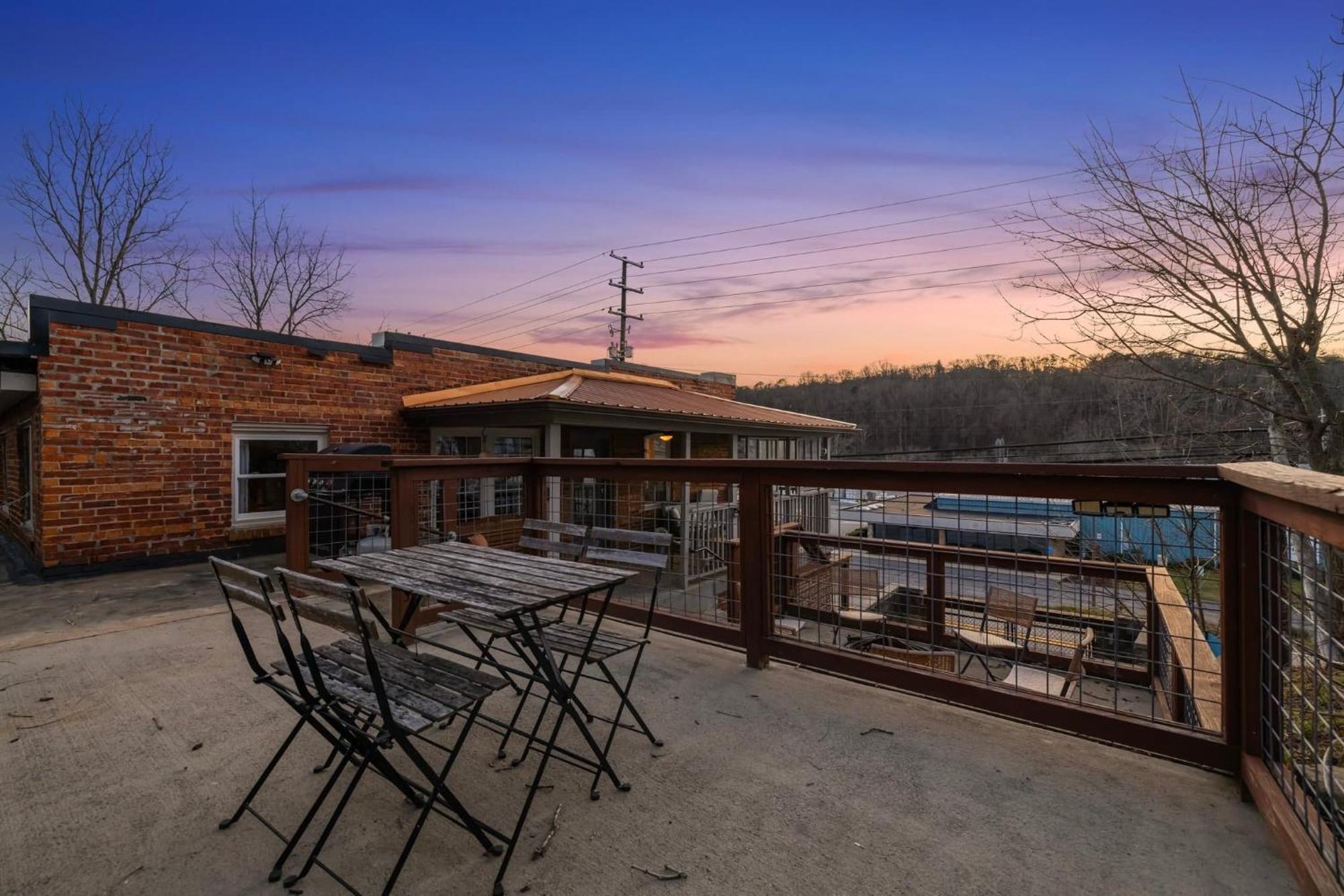 Riverside Trade Retreat Avantstay Industrial-chic Near Downtown Holiday home *